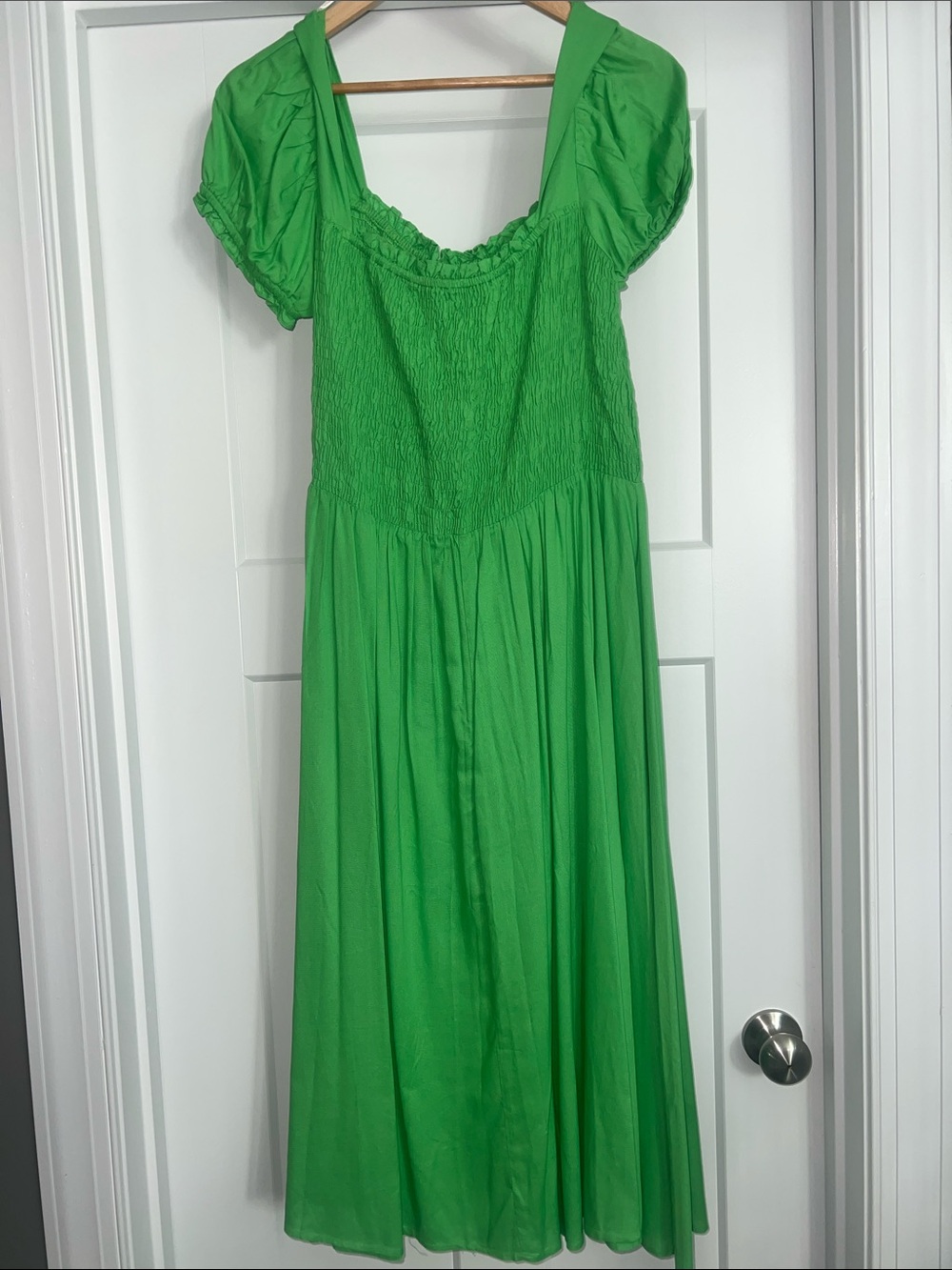 Green Puff-Sleeve Women’s maxi Dress